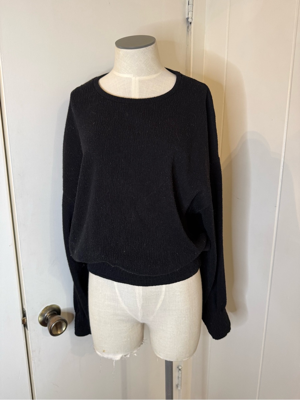 Zara Black Crewneck Lightweight Knit Textured Top cinched waist and sleeves Sz M